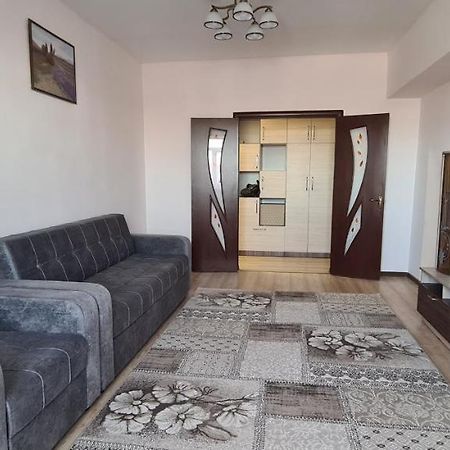 Flat In Central Bishkek Exterior photo