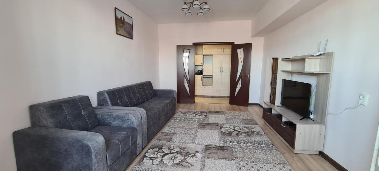 Flat In Central Bishkek Exterior photo
