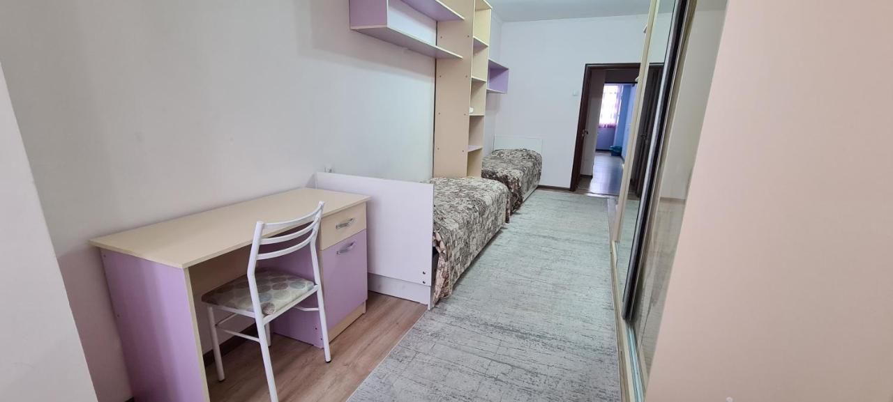 Flat In Central Bishkek Exterior photo